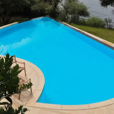 Piscine con <b> Telo Azzurro</b>